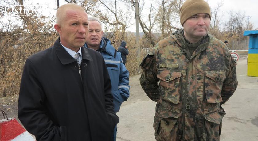 председатель РВГА Юрий Золкин, вице-губернатор Юрий Клименко; сзади – главный сп