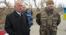 председатель РВГА Юрий Золкин, вице-губернатор Юрий Клименко; сзади – главный сп